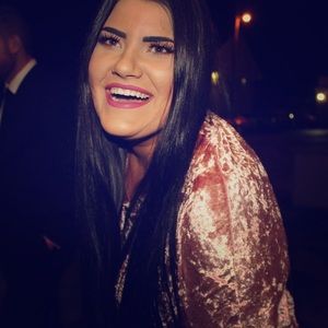 Meet your Posher, Crystal